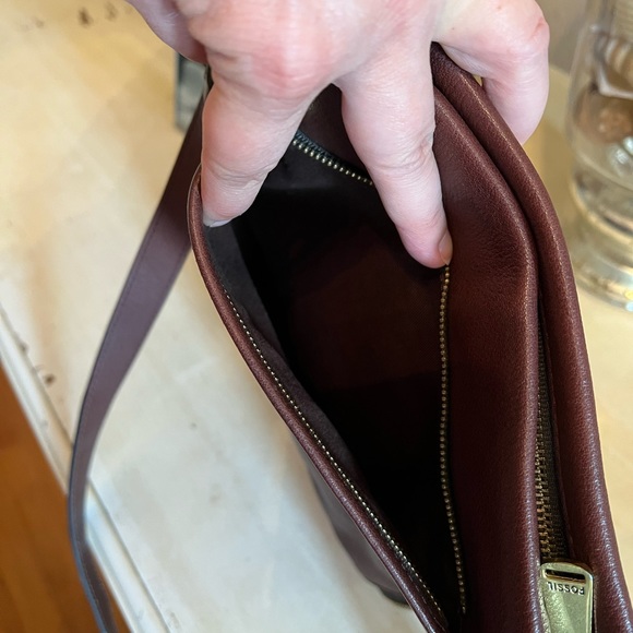 ❌SOLD❌Fossil Leather Crossbody Purse - Picture 10 of 16